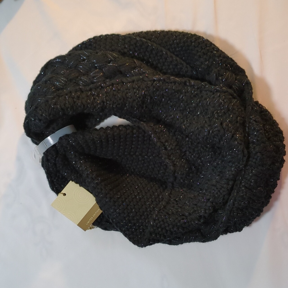 Infinity scarf